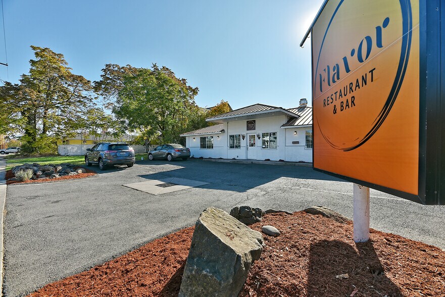 More Photos Of 1213 W Main St, Medford Restaurant For Sale