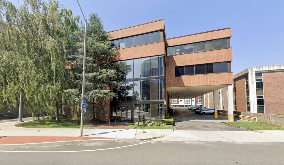 More Photos Of 1150 Summer St, Stamford Office For Sale