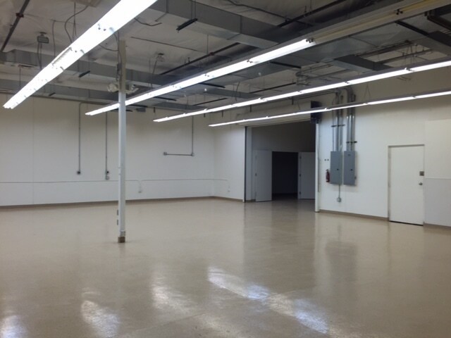 More Photos Of 7440 E Karen Dr, Scottsdale Service For Lease