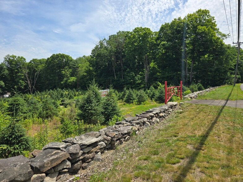 More Photos Of 11 Bunker Hill Rd, Andover Warehouse For Sale
