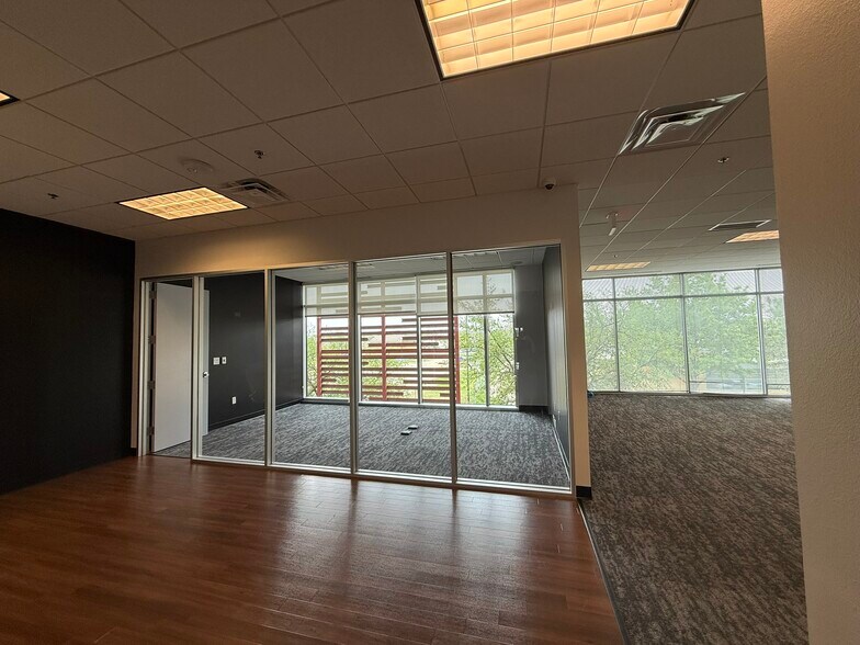 More Photos Of 2821 W 7th St, Fort Worth Office For Lease