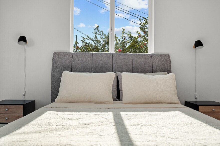 More Photos Of 310 S Breed St, Los Angeles Multifamily For Sale
