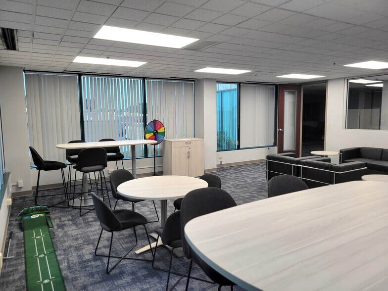 More Photos Of 8001 Broadway, Merrillville Office For Lease