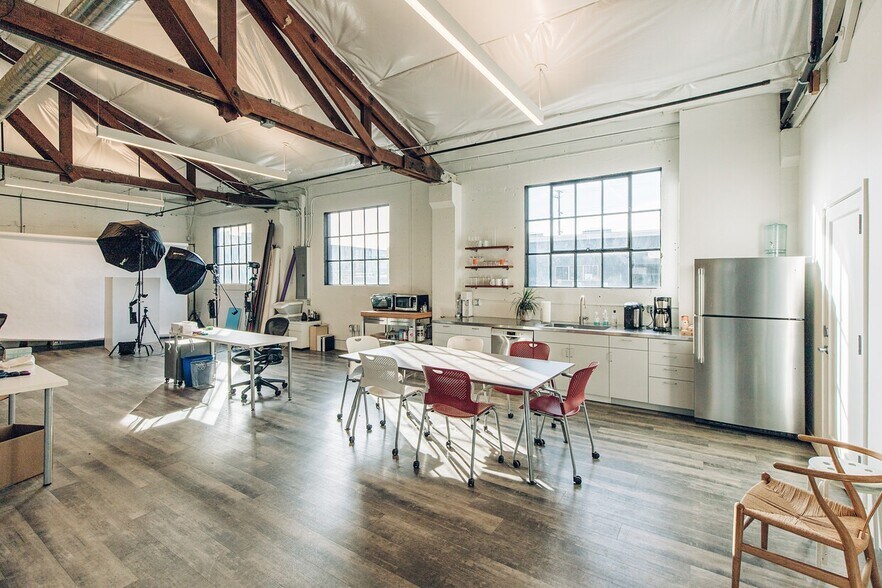 More Photos Of 840 SE Washington St, Portland Loft Creative Space For Sale