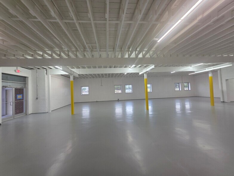 More Photos Of 250 Raleigh St, Wilmington Warehouse For Lease