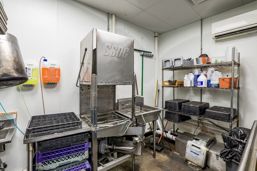 More Photos Of 119 N Main St, Jacksboro Hospitality For Sale