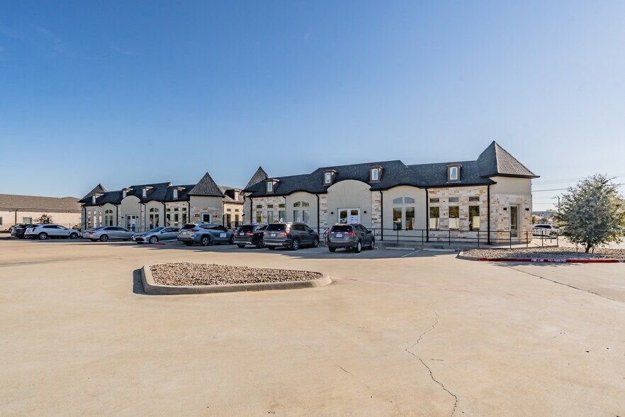 More Photos Of 27045 E University Dr, Aubrey Medical For Sale