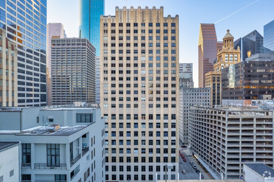 More Photos Of 914 Main St, Houston Apartments For Lease