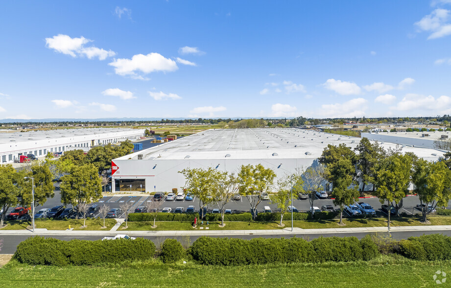 Primary Photo Of 17600-17690 Shideler Pky, Lathrop Warehouse For Lease