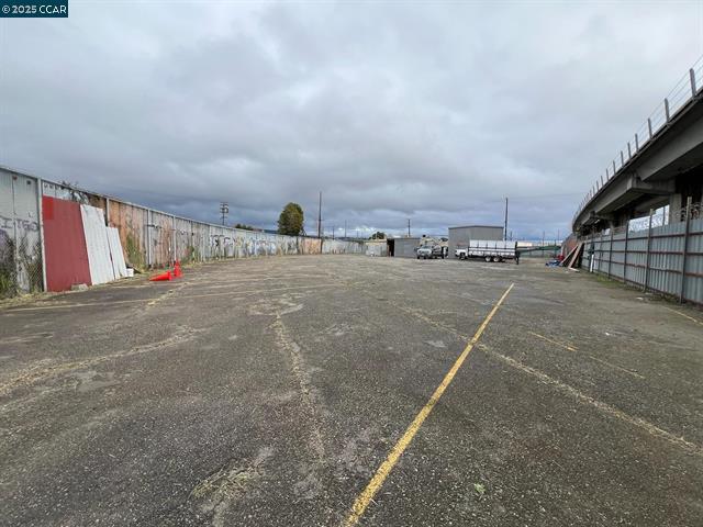 More Photos Of 1019 High St, Oakland Manufacturing For Lease
