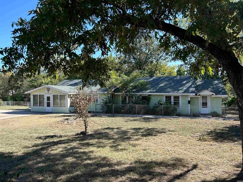 Primary Photo Of 429 Henderson St, Hot Springs Multifamily For Sale