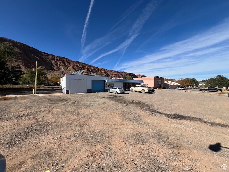 More Photos Of 588 Kane Creek Blvd, Moab General Retail For Sale
