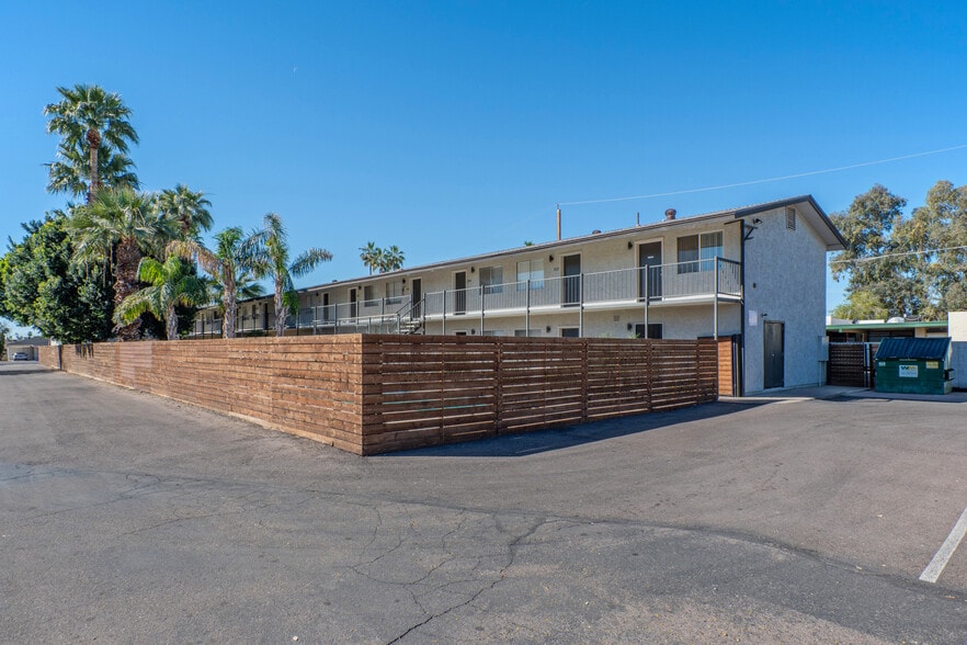 More Photos Of 2020 W Orangewood Ave, Phoenix Apartments For Sale