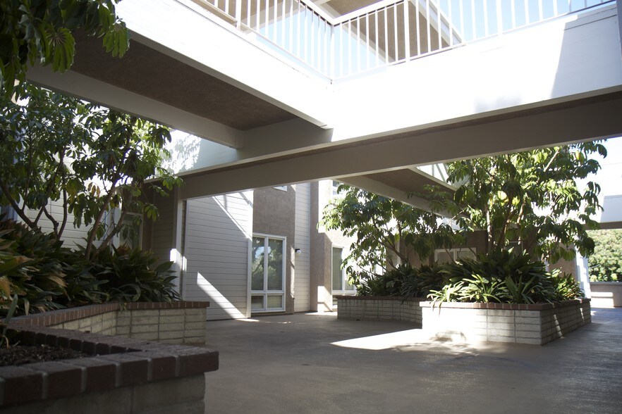 More Photos Of 3950 Long Beach Blvd, Long Beach Medical For Sale