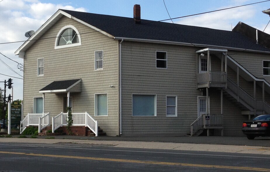 Primary Photo Of 101 Main St, Port Jefferson Office For Lease