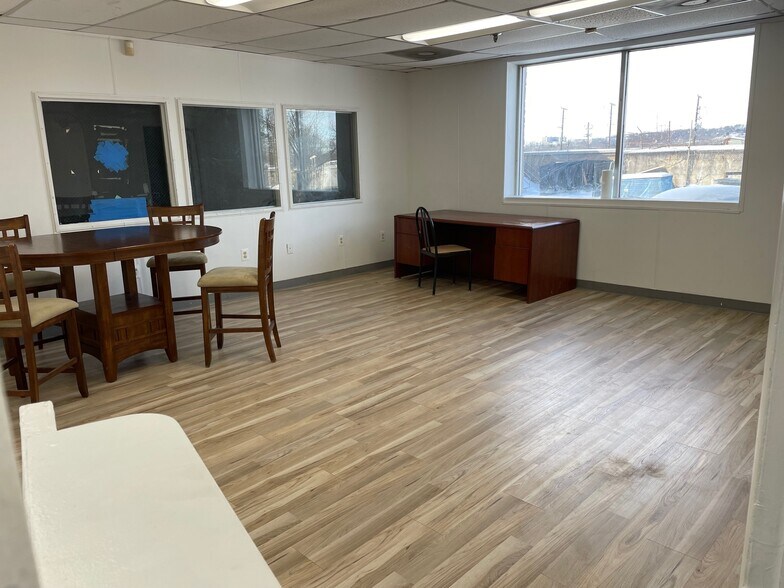 More Photos Of 5225 Kilmer Pl, Hyattsville Warehouse For Lease