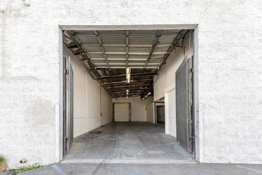 More Photos Of 8010 Wheatland Ave, Sun Valley Manufacturing For Sale