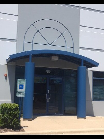 More Photos Of 1 Timber Ct, Bolingbrook Warehouse For Lease