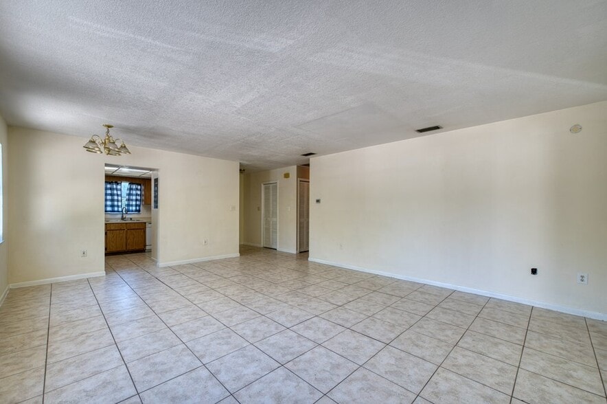 More Photos Of 25038 Harborview Rd, Port Charlotte Apartments For Sale