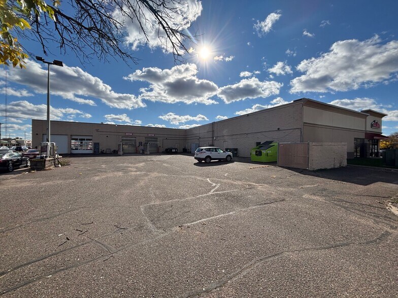More Photos Of 913-925 S Hastings Way, Eau Claire General Retail For Sale