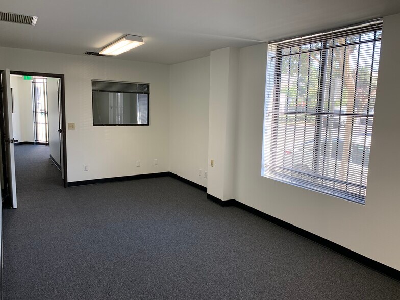 More Photos Of 1125 S Flower St, Burbank Warehouse For Lease