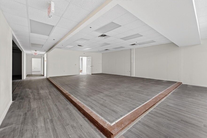 More Photos Of 106-109 N Evers St, Plant City Medical For Sale