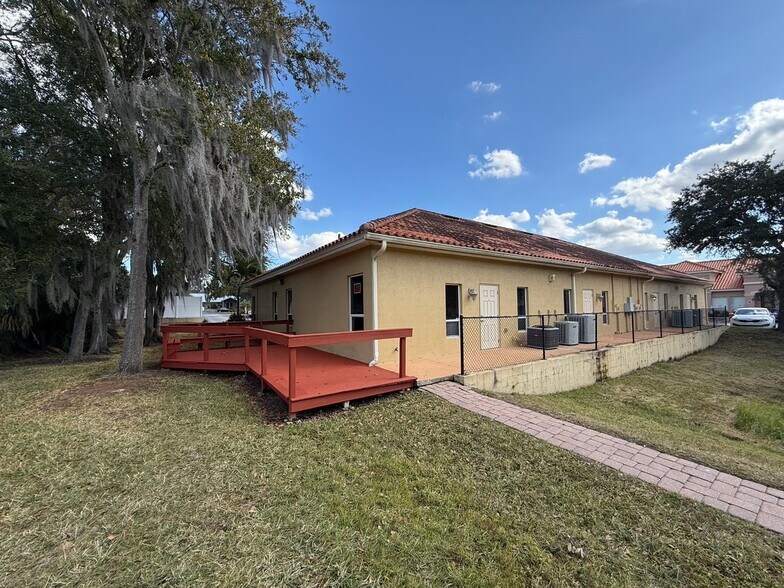 More Photos Of 5115 S Lakeland Dr, Lakeland Office For Sale