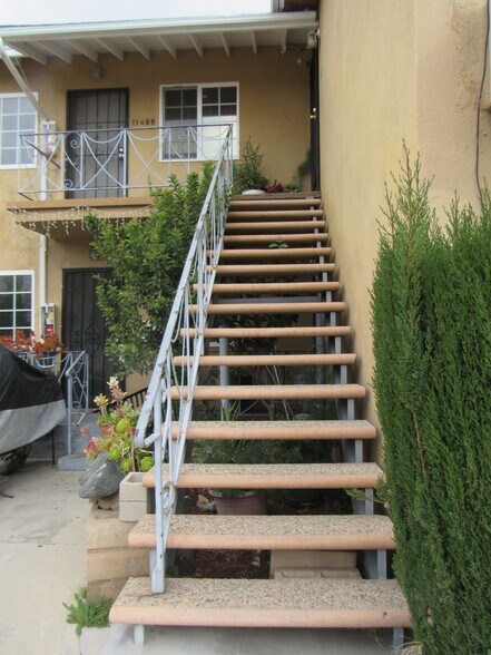 More Photos Of 6400 Camellia Ave, North Hollywood Apartments For Sale