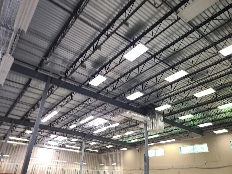 More Photos Of 9007 Tuscany Way, Austin Warehouse For Lease