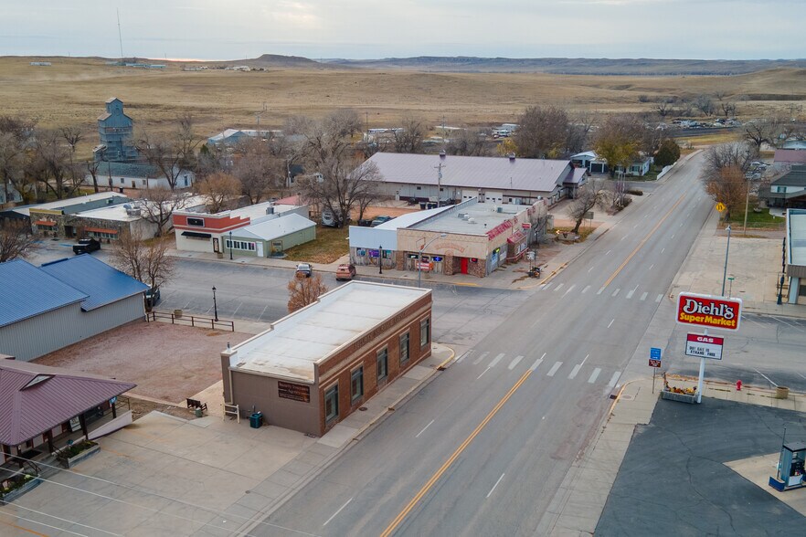 More Photos Of 101 S Big Horn Ave, Moorcroft Flex For Sale