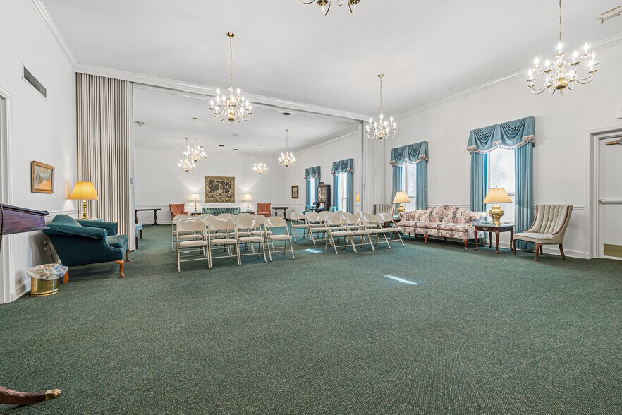 More Photos Of 905 Galesville Rd, Galesville Office For Sale