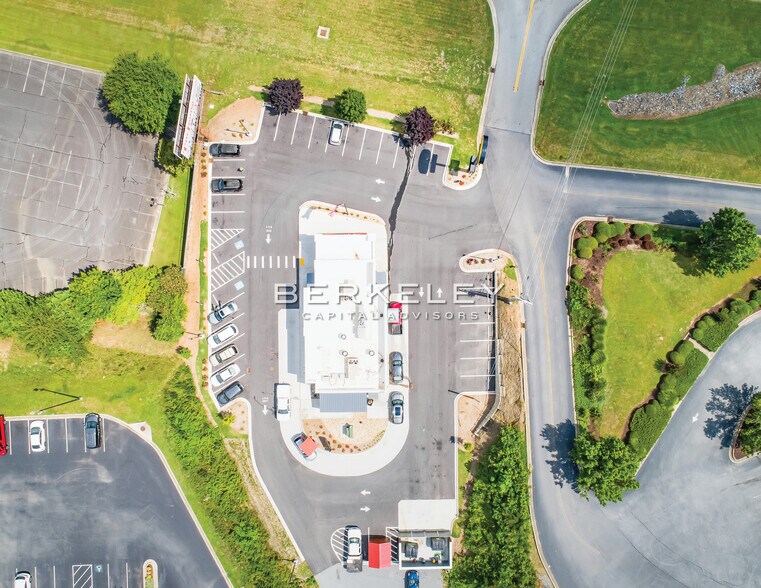 More Photos Of 3835 Appalachian Hwy, Blue Ridge Fast Food For Sale