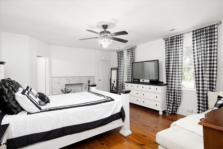 More Photos Of 667 Hustle Rd, Hustle Winery Vineyard For Sale