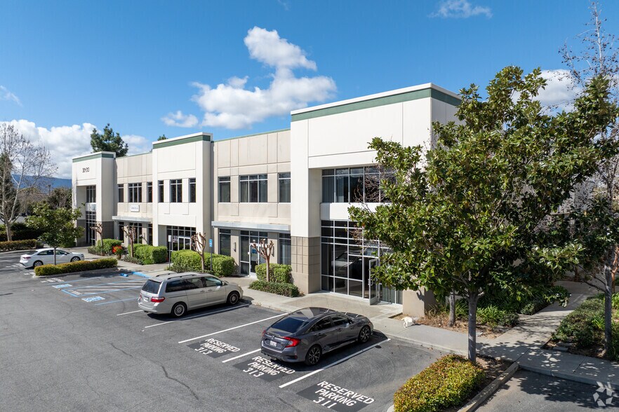 More Photos Of 307 Piercy Rd, San Jose Flex For Sale