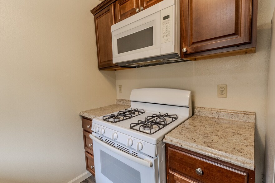 More Photos Of 390 Del Mar Ave, Chula Vista Apartments For Sale