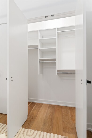 More Photos Of 4513 N Clark St, Chicago Apartments For Sale