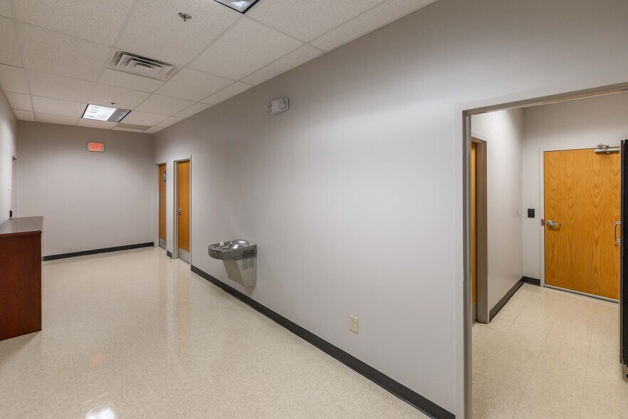 More Photos Of 580 Fishers Station Dr, Victor Warehouse For Lease