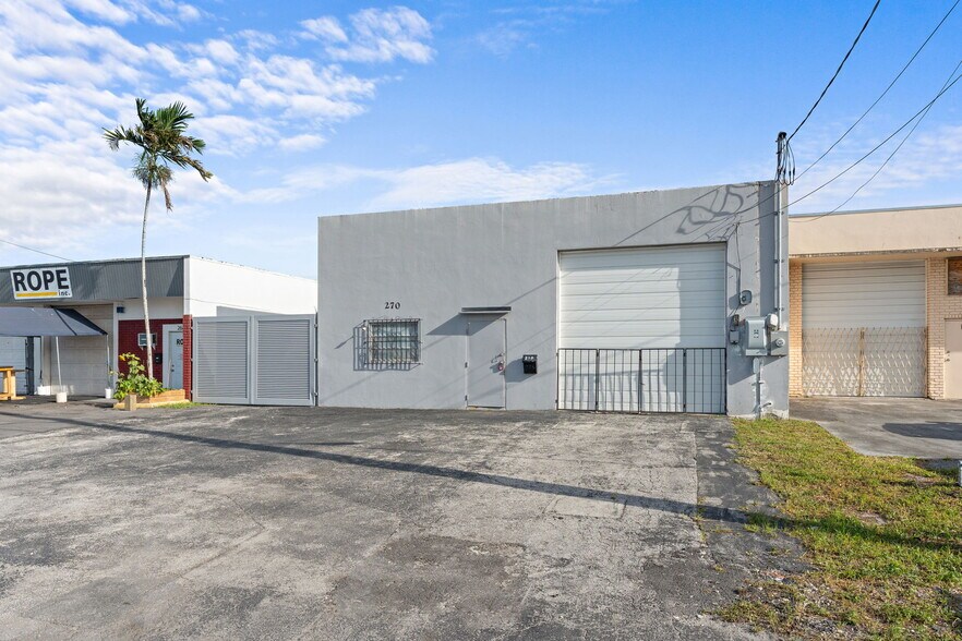 More Photos Of 270 SW 33rd St, Fort Lauderdale Warehouse For Lease