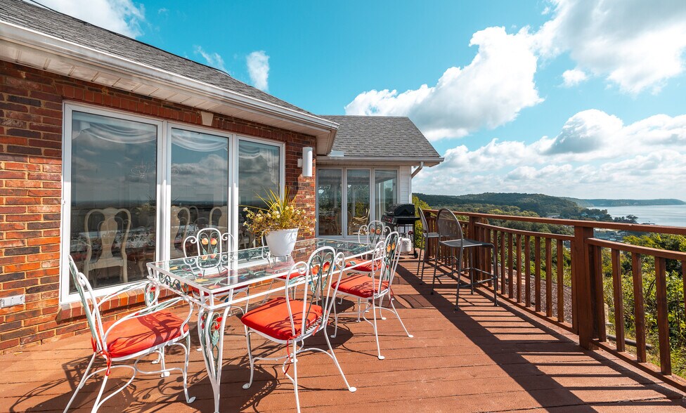 More Photos Of 1 Tara Point, Grafton Hotel For Sale