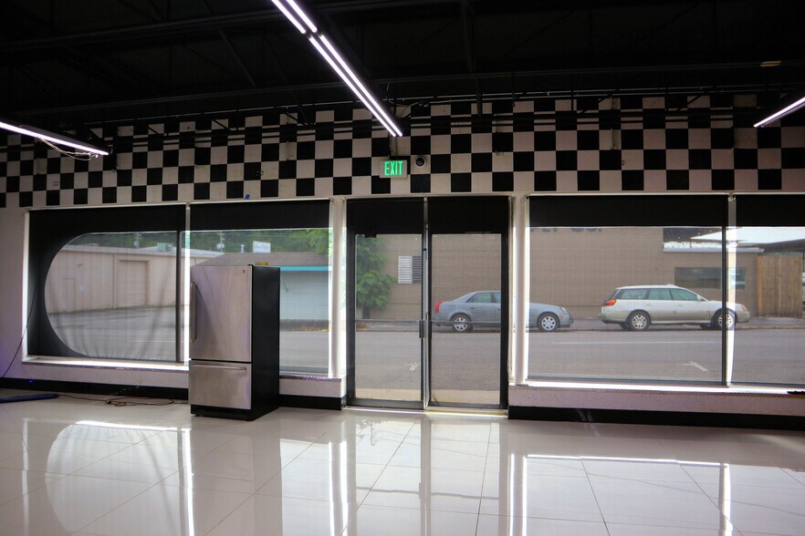 More Photos Of 395 S Ocoee St, Cleveland Showroom For Sale