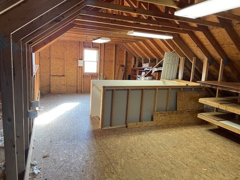 More Photos Of 1175 E Main St, Mount Joy Flex For Lease