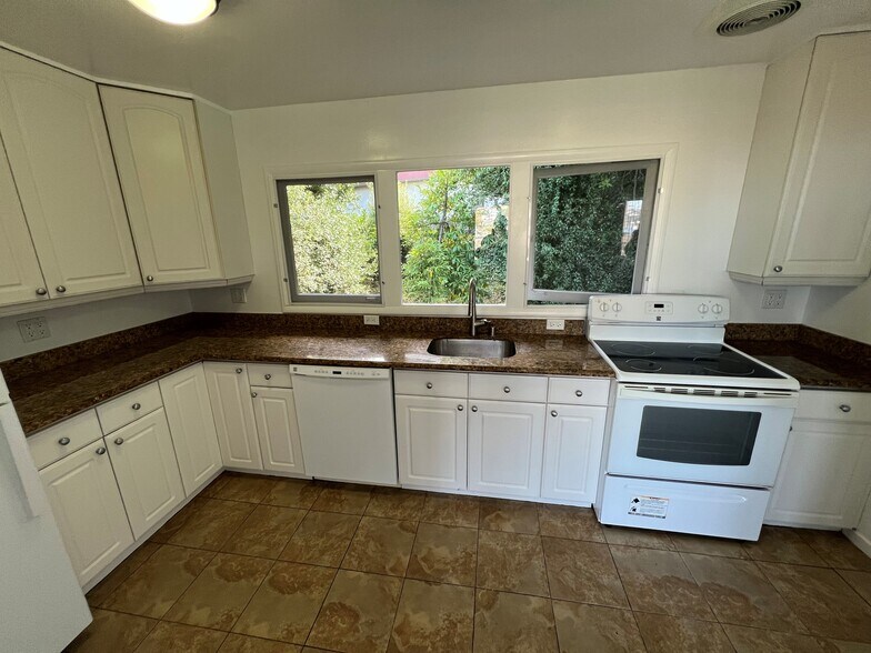 More Photos Of 311-321 Valley St, Sausalito Apartments For Sale