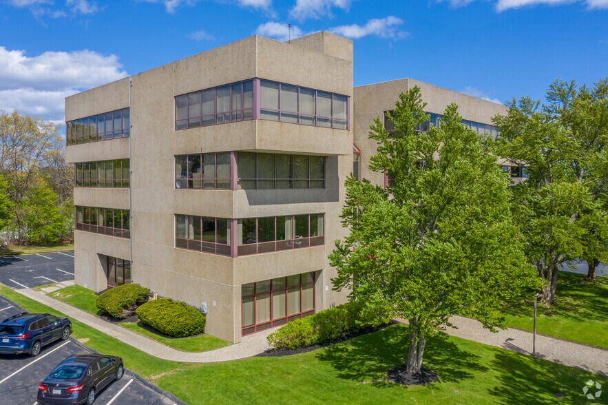 More Photos Of 10 Speen St, Framingham Unknown For Lease