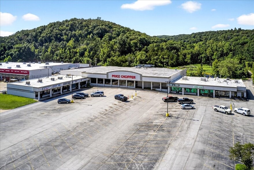 More Photos Of 4634-4639 Gravois Rd, House Spgs, House Springs Supermarket For Lease
