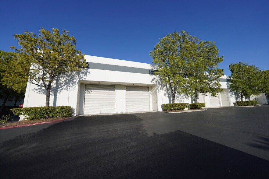 More Photos Of 72 Argonaut, Aliso Viejo Light Manufacturing For Lease