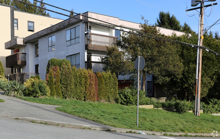 Primary Photo Of 1222 5th Ave, New Westminster Apartments For Sale