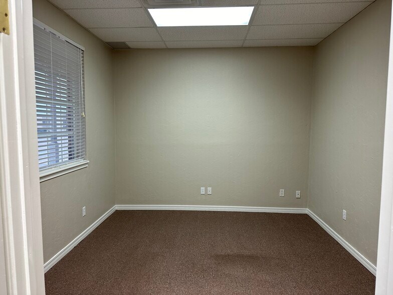 More Photos Of 3916 NW 36th St, Oklahoma City Unknown For Lease