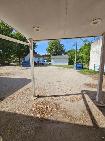 More Photos Of 1106 E Broadway Ave, Enid Medical For Sale