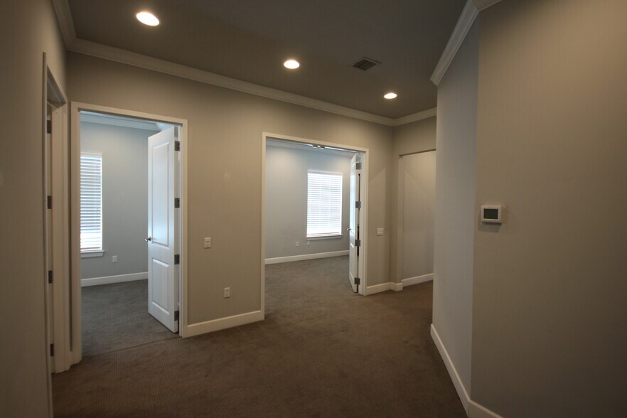 More Photos Of 7806 E 108th St S, Tulsa Office For Lease