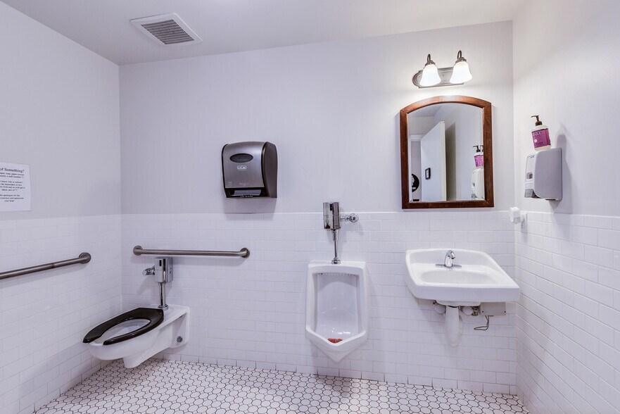 More Photos Of 413 Wacouta St, Saint Paul Office Residential For Lease